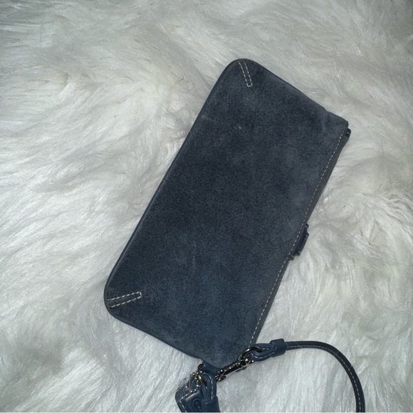 Coach suede wrislet - Picture 4 of 6